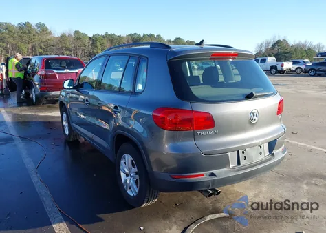 2017 Volkswagen Tiguan 2.0T/2.0T S z USA, uszkodzony, nr VIN WVGAV7AX9HK027672